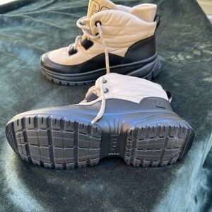 UGG Women's Black and Cream Ankle Boots